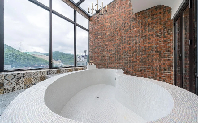 Yangsan Pyeongsan Den Bastar Hotel