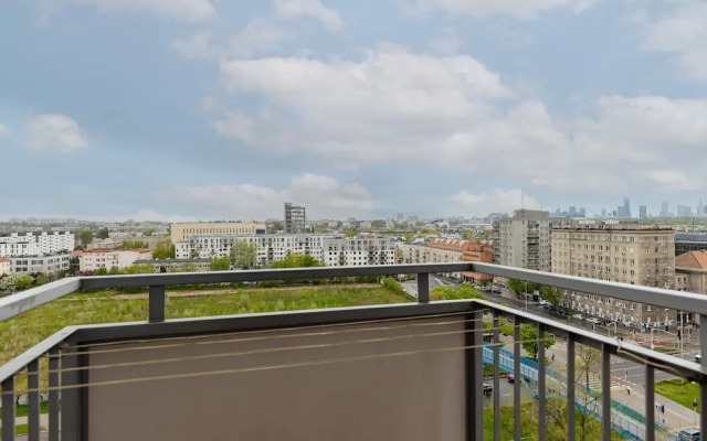 Czerniakowska Apartment by Renters