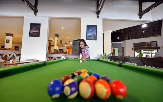Grand Whiz Hotel Trawas