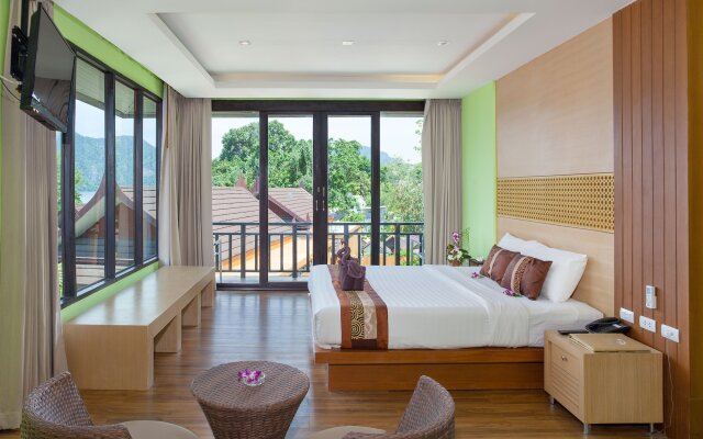 Phi Phi Long Beach Resort & Villa