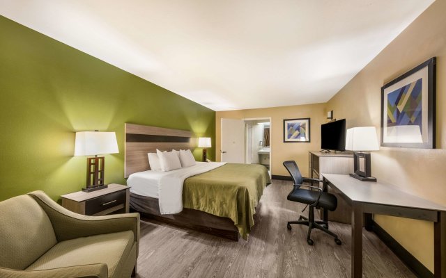 Quality Inn & Suites Garland - East Dallas
