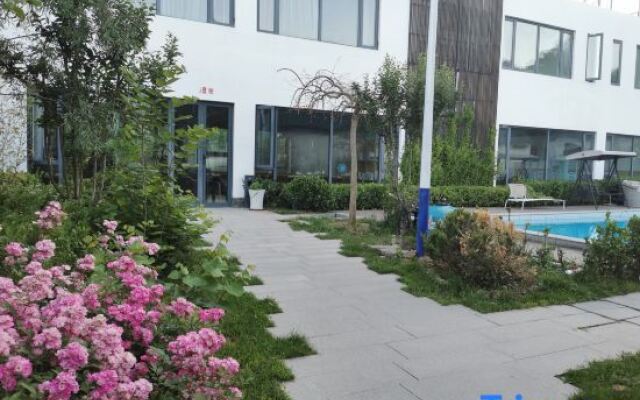 Manlu Guesthouse Near Great Wall