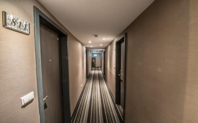 Golden Stone Hotel