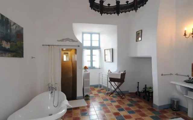 Château Royal de Saint Saturnin