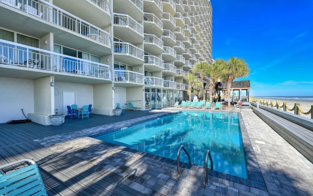 0104 Waters Edge Resort 1 Bedroom Condo by RedAwning