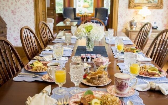 Harrison House Bed & Breakfast