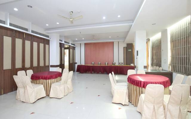 OYO 13876 AA Hotel and Resorts