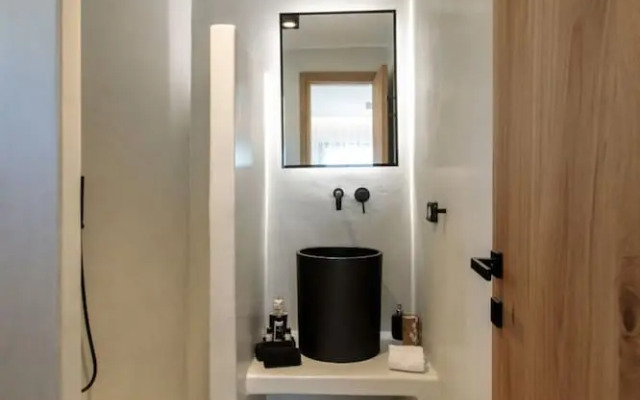 Villa Anamnisis With 5 Bedrooms and 5 5 Bathrooms