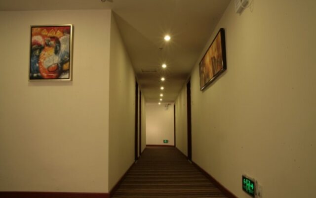 Minghong Hotel (Guangzhou Zhongshan Medical Dongshankou Metro Station)