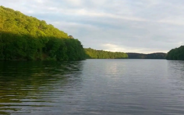 Narrow Luzin Modern Retreat