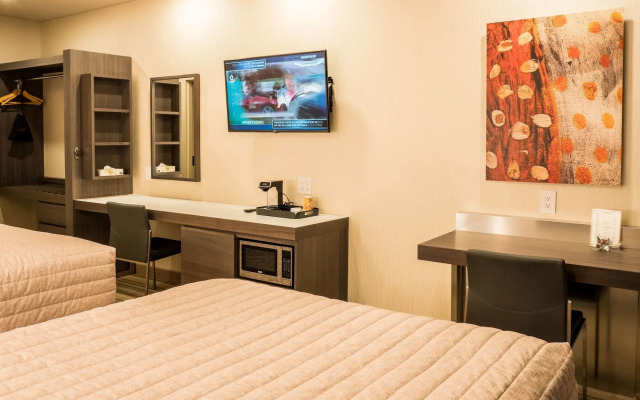 Le Chabrol Hotel & Suites