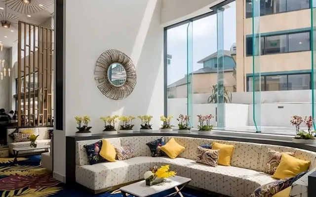 Surfers Paradise 1-bed With Stunning Views & Pool