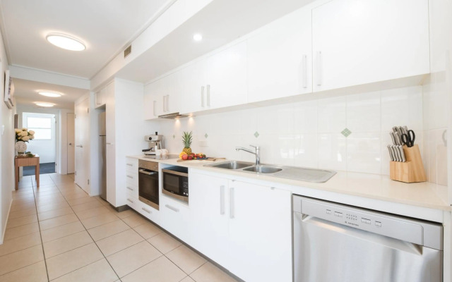 Ocean Dreams On Airlie 2 Bedroom