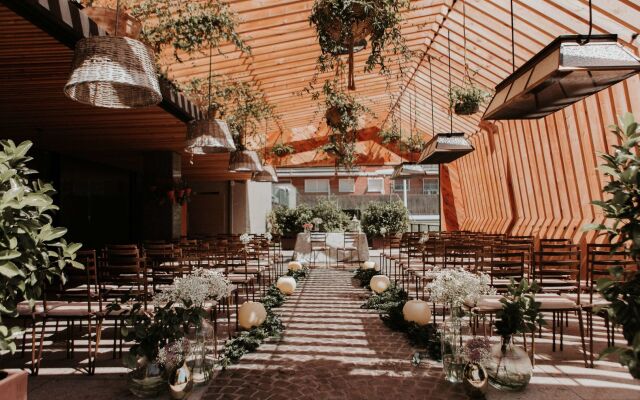 Отель NH Madrid Ventas