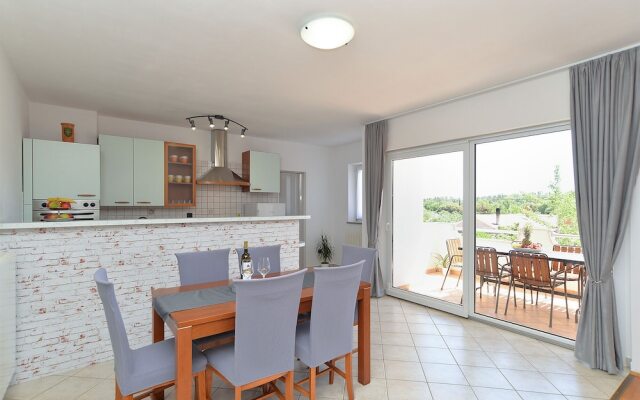 Apartments Emil 596