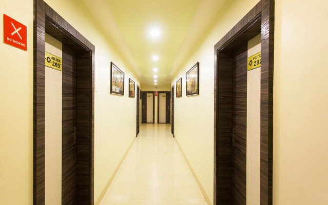 OYO Flagship 10078 Hotel Shriniwas Executive