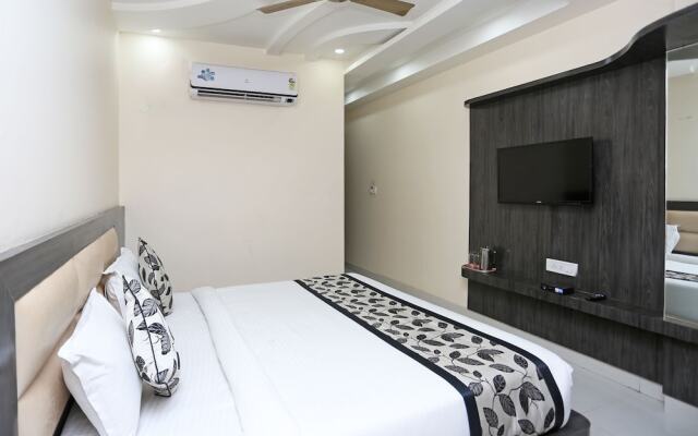 OYO 9919 Nandgiri Palace