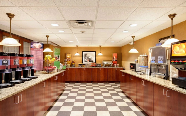 Hampton Inn & Suites Chicago-Libertyville