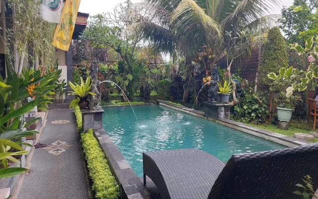 Super OYO Capital O  Pondok Ayu Homestay