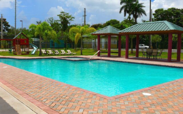 Cidra Country Club Inn & Villas