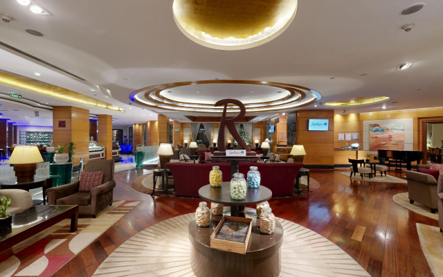 Radisson Blu Plaza Delhi Airport - Image 2