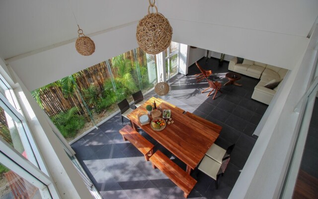 Exclusive Villa in Resort by Olahola