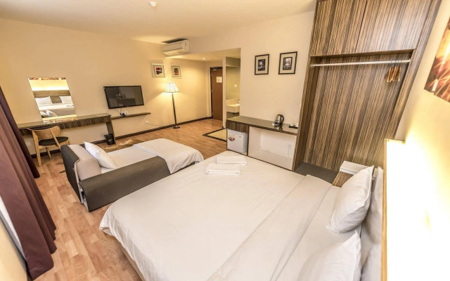 Little Gaya Hotel