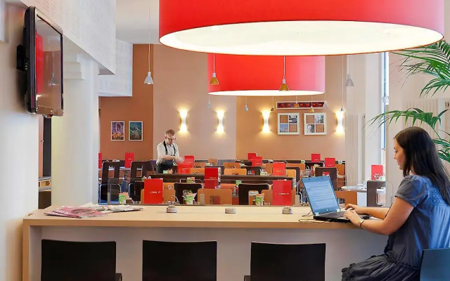 Ibis Paris La Villette Cite des Sciences 19eme