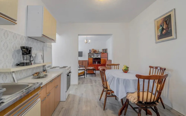 Seafront apt With Balcony, sea View and Mooring