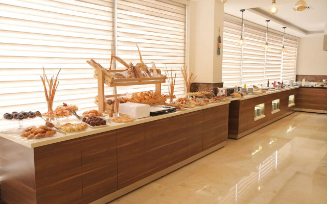 Lacosta Hotel