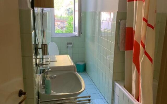 Casa Bianca 6 - confortevole in centro a Moneglia