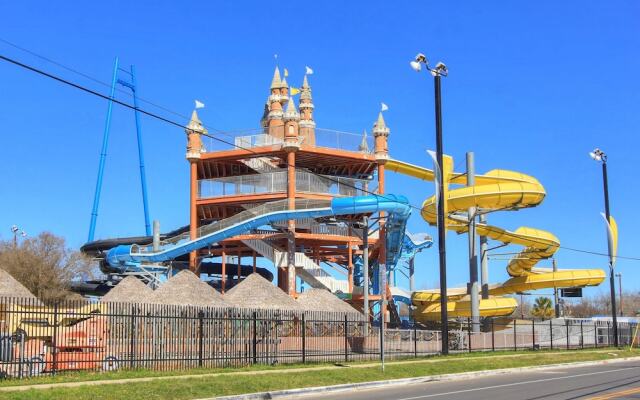 Treetop Villa IC215 by RedAwning