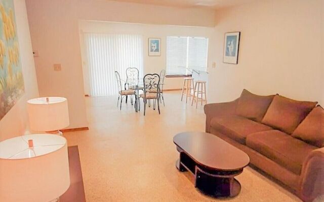 Garage Studio near OUSHC Hospital