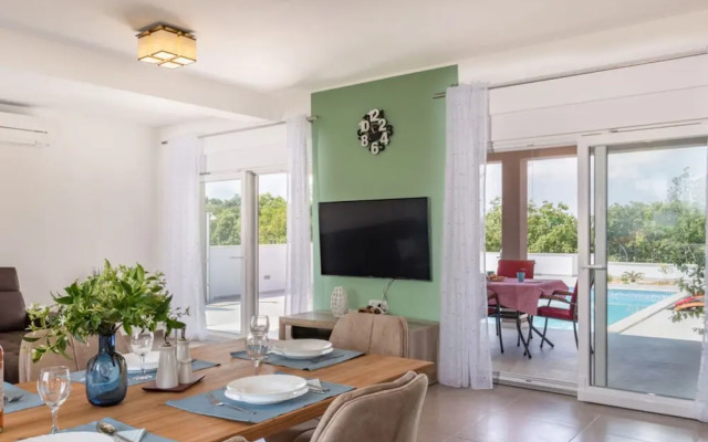 Villa Lena Comfortable Holiday Residence