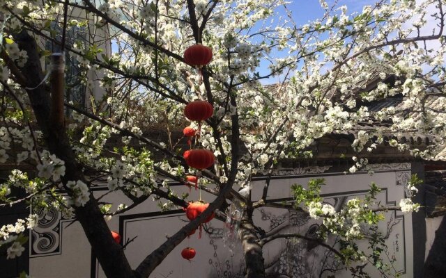 Lijiang Yuese Inn