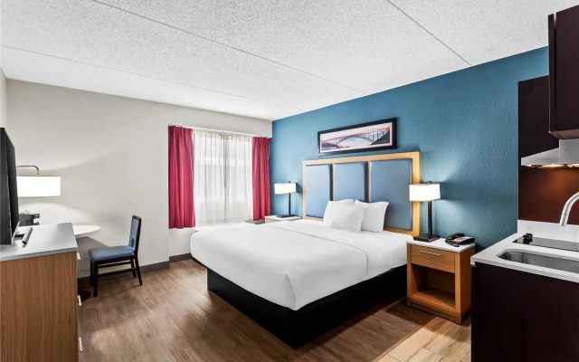 Suburban Studios Charleston - Civic Center