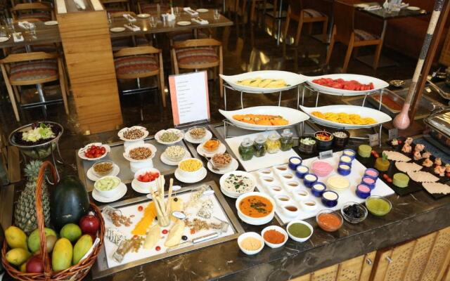 The Metropolitan Hotel and Spa New Delhi