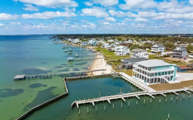 Shell Point 2 Bedroom Condo by RedAwning