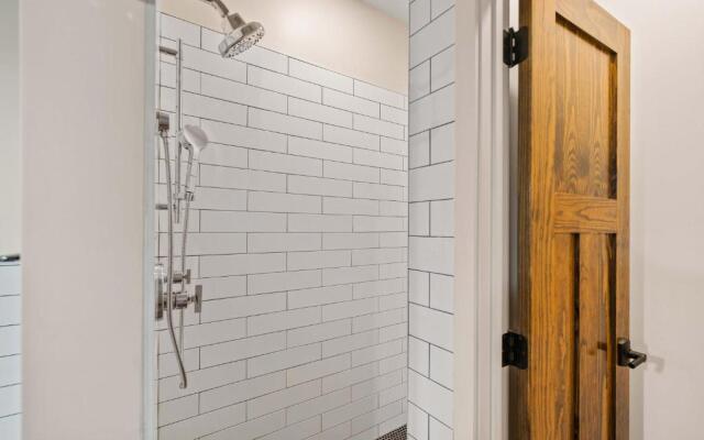 The Blowing Rock Manor