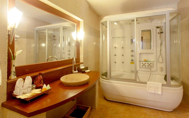 Royal Angkor Resort & Spa