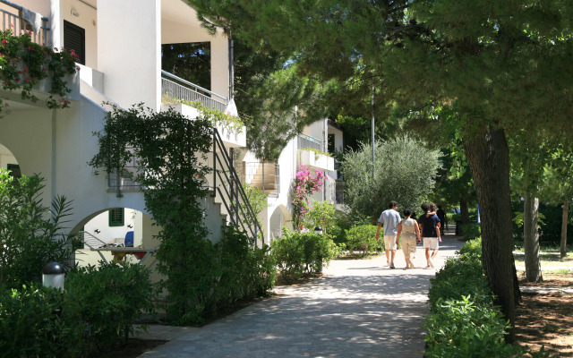Baia degli Aranci Village