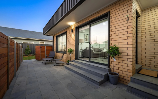 Comfort & Style - Luxurious Central Apartment