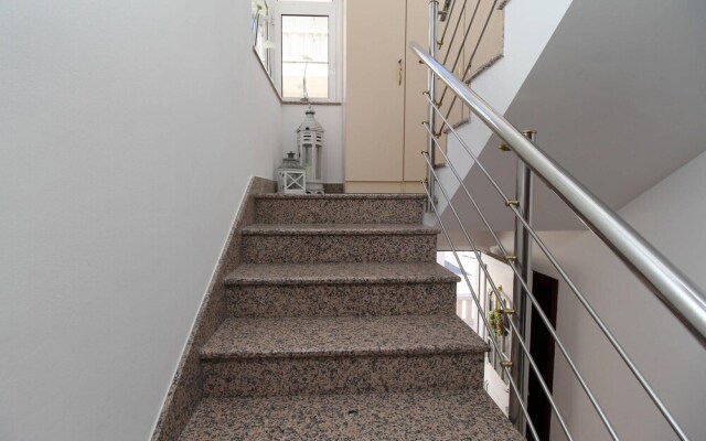 Amazing Apartment in Tucepi With 1 Bedrooms and Wifi
