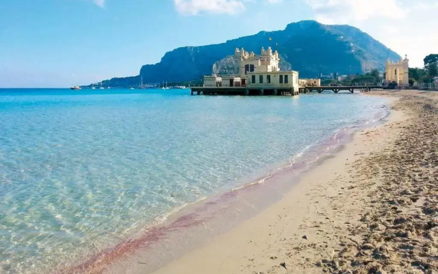 Sicilia Tra Cielo E Mare