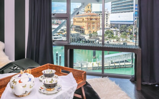 QV Stylish Water View Studio in CBD 1047