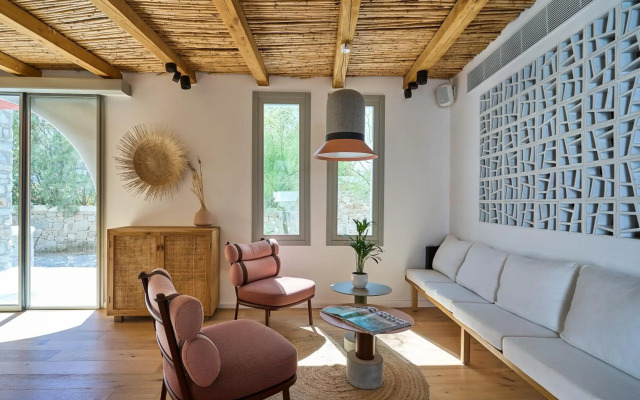 Adorno Beach Hotel & Suites