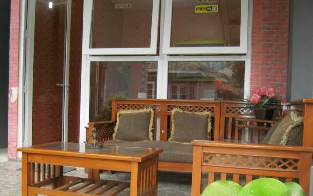 AQILAKOST n CAFE Gadog Puncak