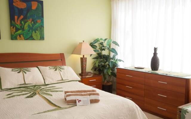 1-2905 Waikiki Banyan