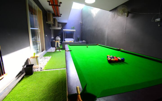 Hotel Bk Studios And Rooms