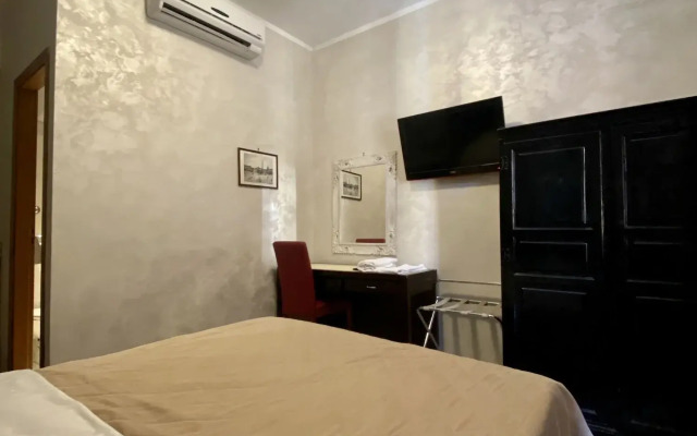 Hotel Family House